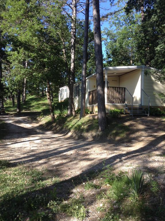 Camping Pineta 호텔 우르비노 외부 사진
